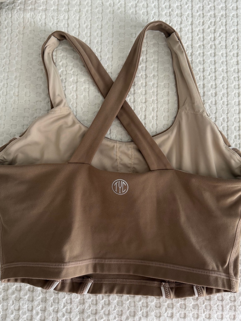 Nude Crisscross Sports Crop with contrast piping - Picture 2 of 3